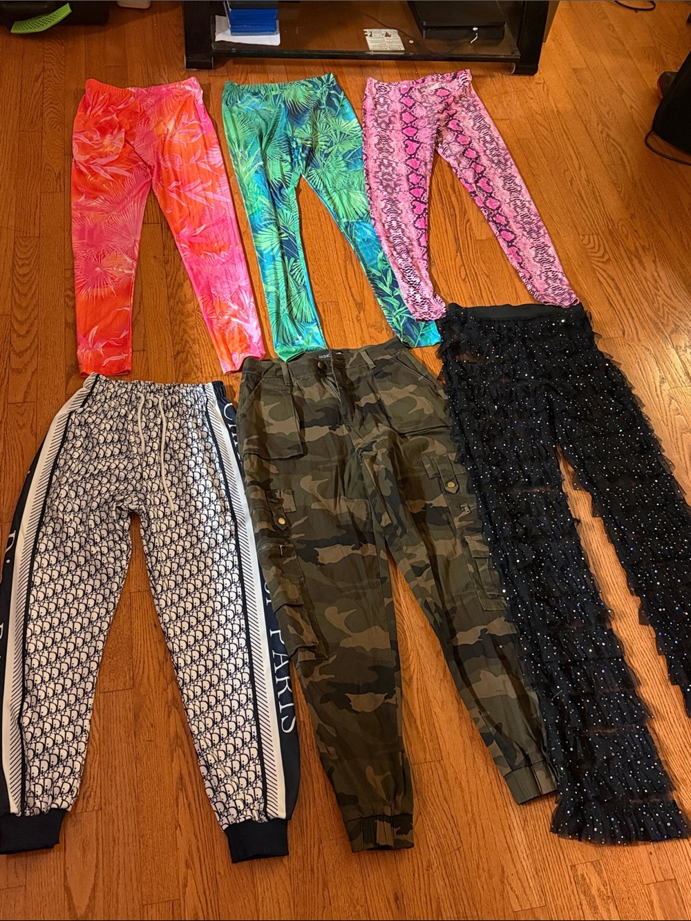 6 cute pants bundle. 💕💕